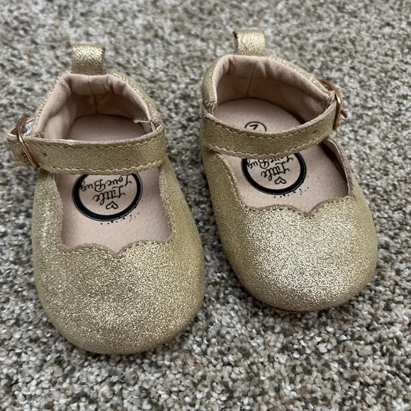 Worn once, like new! Gold little love bug shoes size 2 - Picture 4 of 4